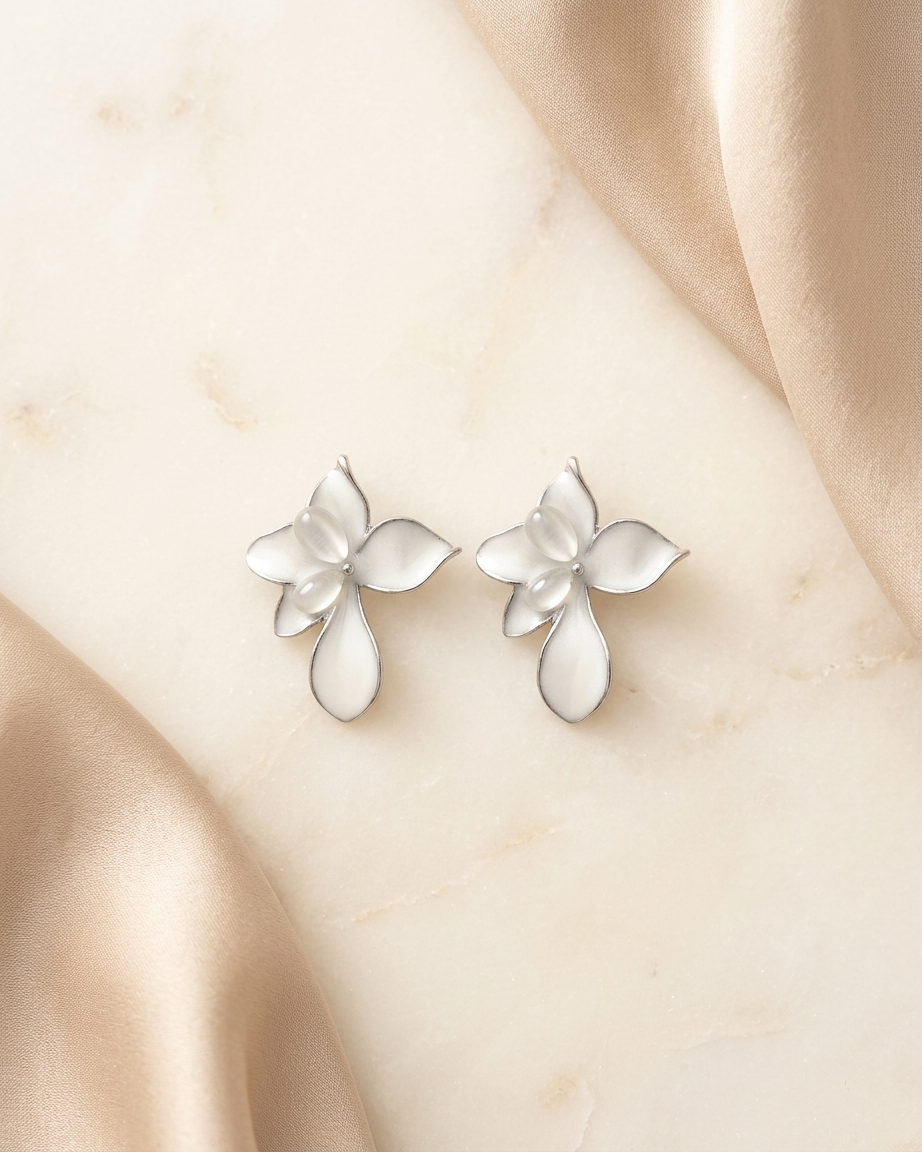 Ivory Petal Drop