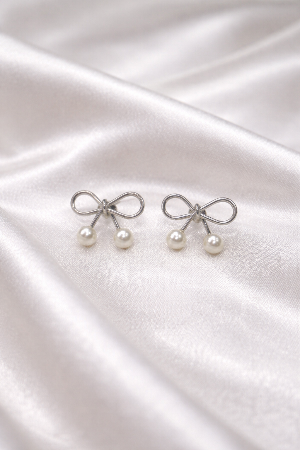 Pearl Bow Studs